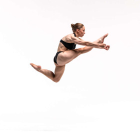 Zara gymnastics 12 — figure reference