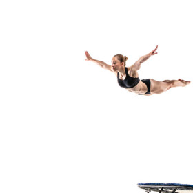 Zara trampoline 05 — figure reference