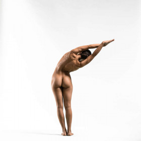 Alicia life drawing 19 — figure reference