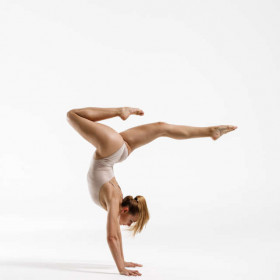 Ayla dance 12 — figure reference