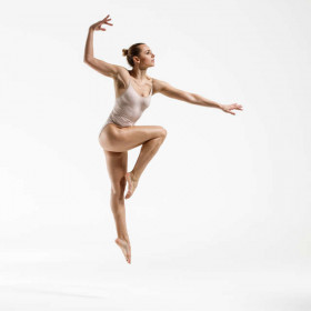 Ayla dance 14 — figure reference