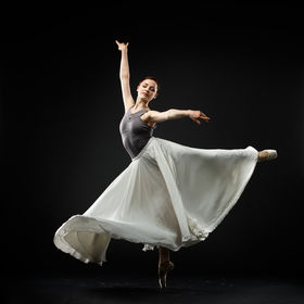 White_skirt_03 — figure reference