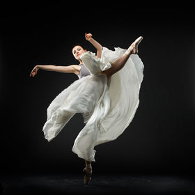 White_skirt_05 — figure reference