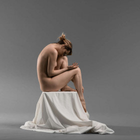 Carla seated cloth 02 — figure reference