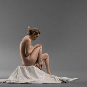 Carla seated cloth 07 — figure reference