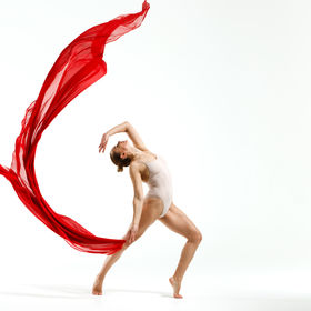 Dance red 03 — figure reference