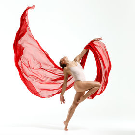 Dance red 06 — figure reference