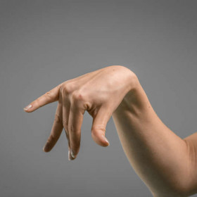 Female hands 2 — figure reference