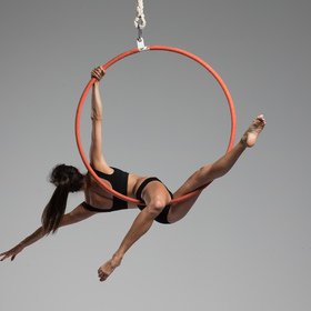 Female hoop 1 — figure reference