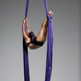 Female silks 5 — figure reference