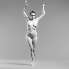 Life drawing demi 02 — figure reference