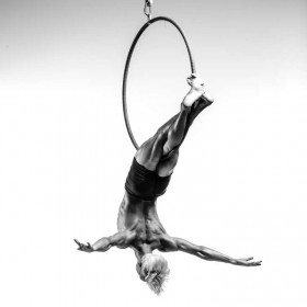 Male hoop 17 — figure reference