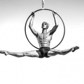 Male hoop 18 — figure reference