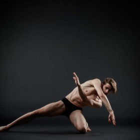 Male modern dance 16 — figure reference