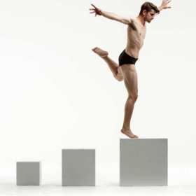 Box walking tiptoe 2 — figure reference