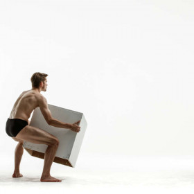 Large box pickup carry — figure reference