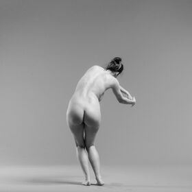 Life drawing demi 18 — figure reference