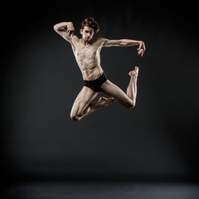 Male Physical Theatre 01 — figure reference