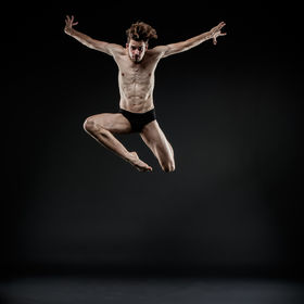 Male Physical Theatre 05 — figure reference